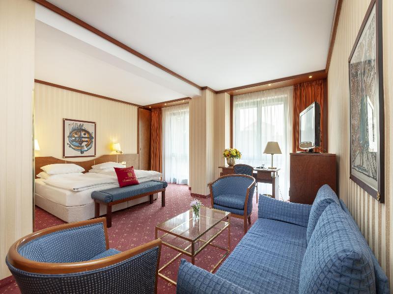 Best Western Premier Grand Hotel Russischer Hof image