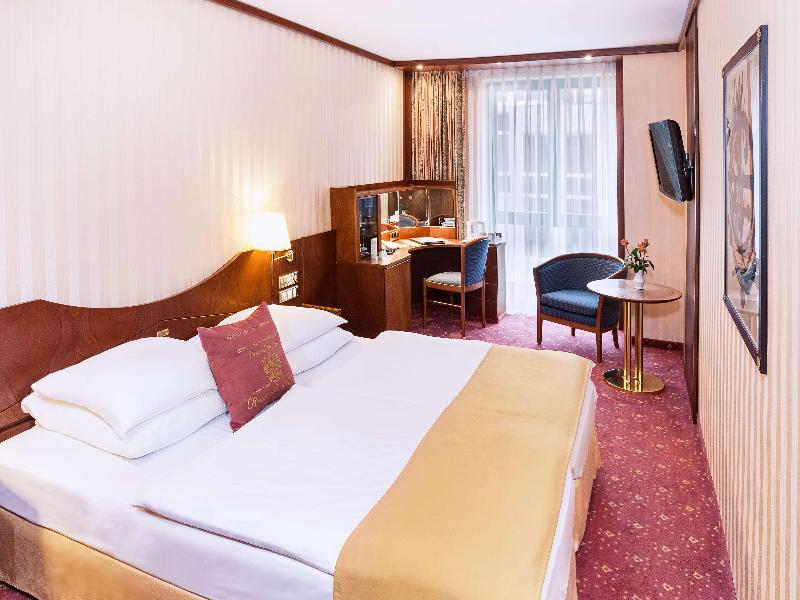 Best Western Premier Grand Hotel Russischer Hof image