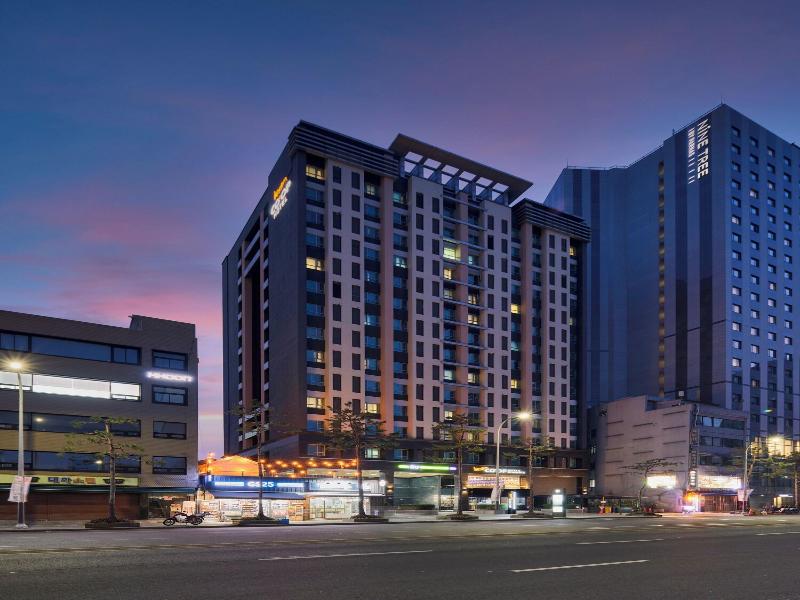 Western Co-op Hotel & Residence Dongdaemun image