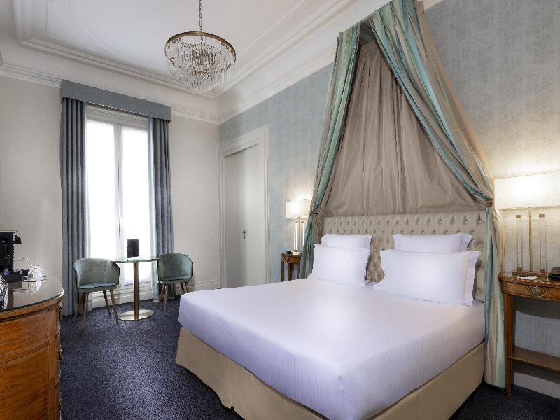 Le Claridge Paris image