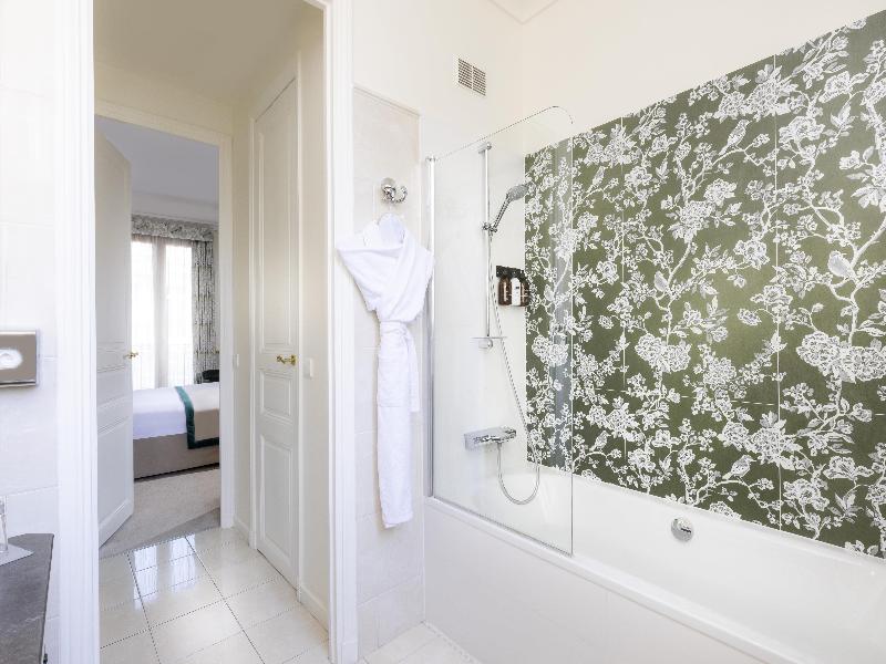 Le Claridge Paris image