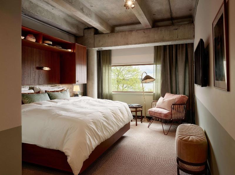 Ellery Beach House image