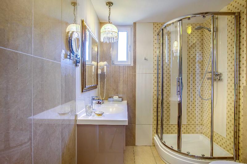 Simfonia Boutique Hotel image