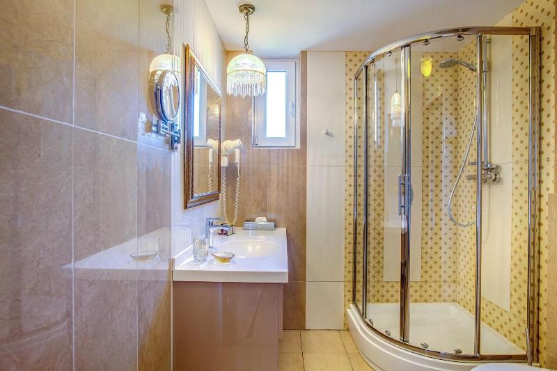 Simfonia Boutique Hotel image