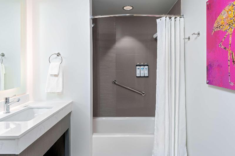 Hyatt House Orlando Airport image