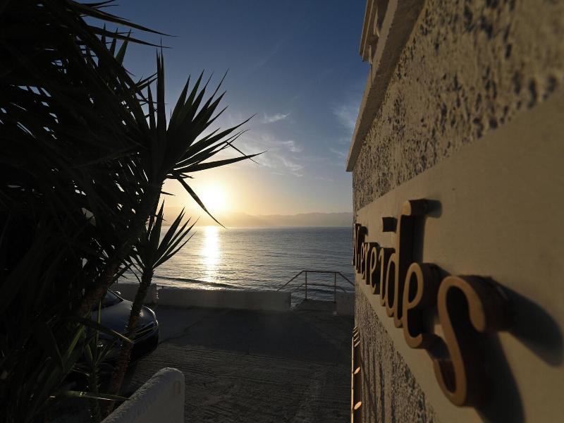 Nereides Seaside Apartments