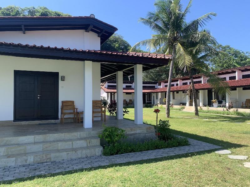 Balong Balong Surf Bungalows and Restaurant image