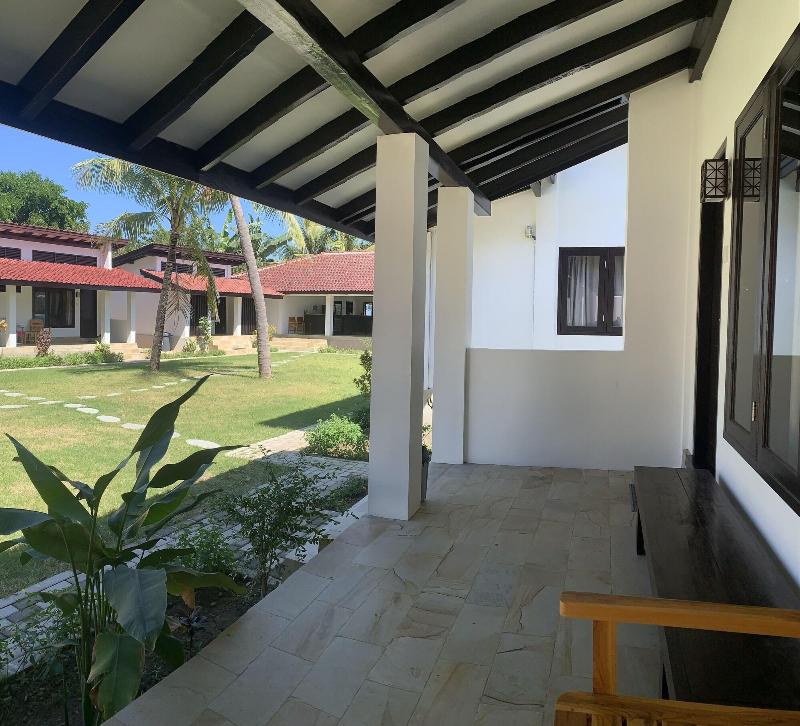 Balong Balong Surf Bungalows and Restaurant image