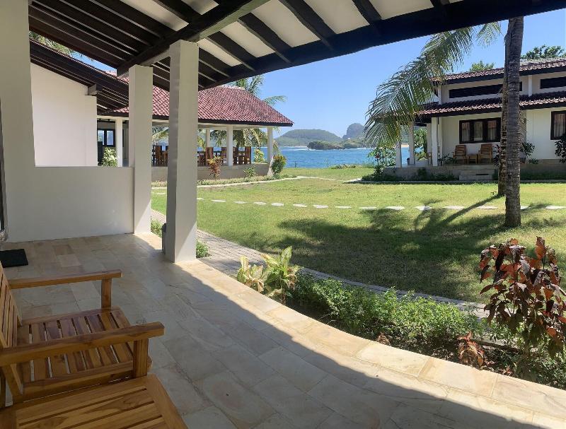 Balong Balong Surf Bungalows and Restaurant image