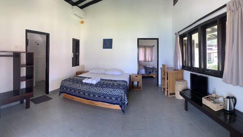 Balong Balong Surf Bungalows and Restaurant image