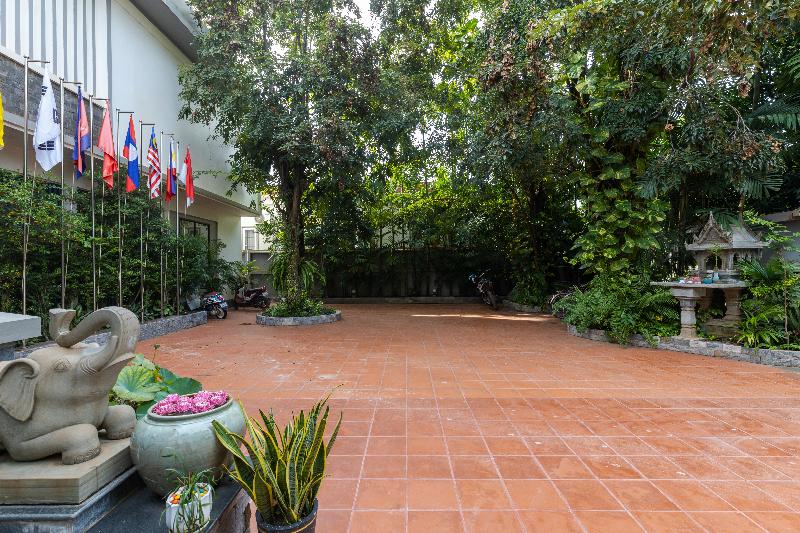 Green Amazon Residence Hotel image