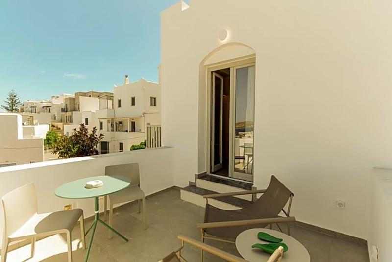 Opal Paros