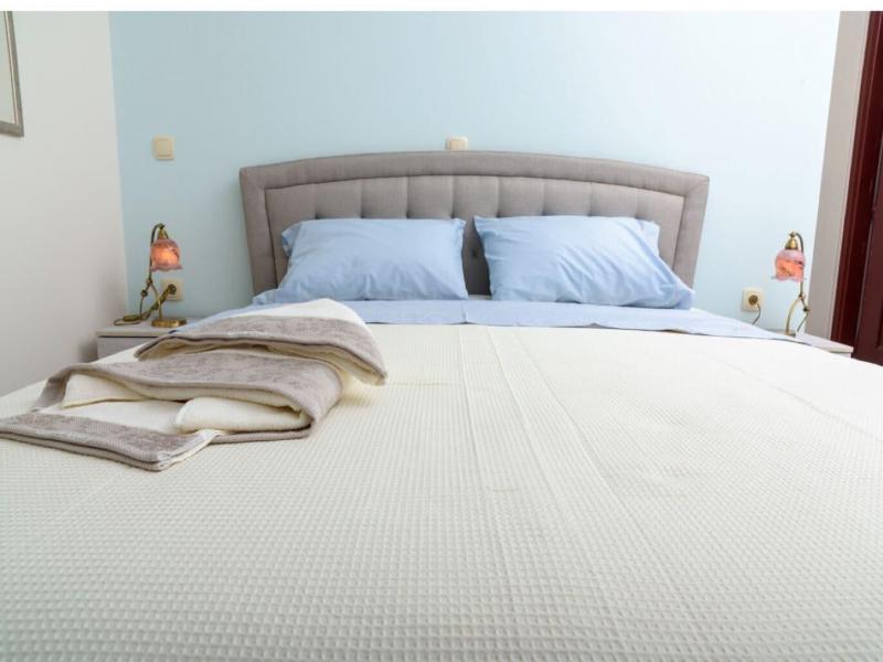 Theasis Athens image