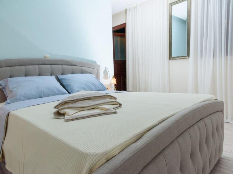 Theasis Athens image