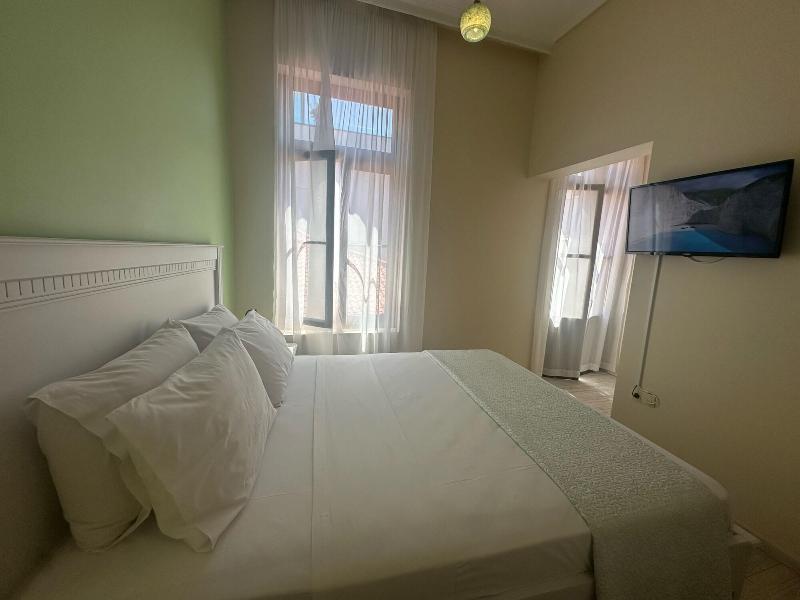 Theasis Athens image