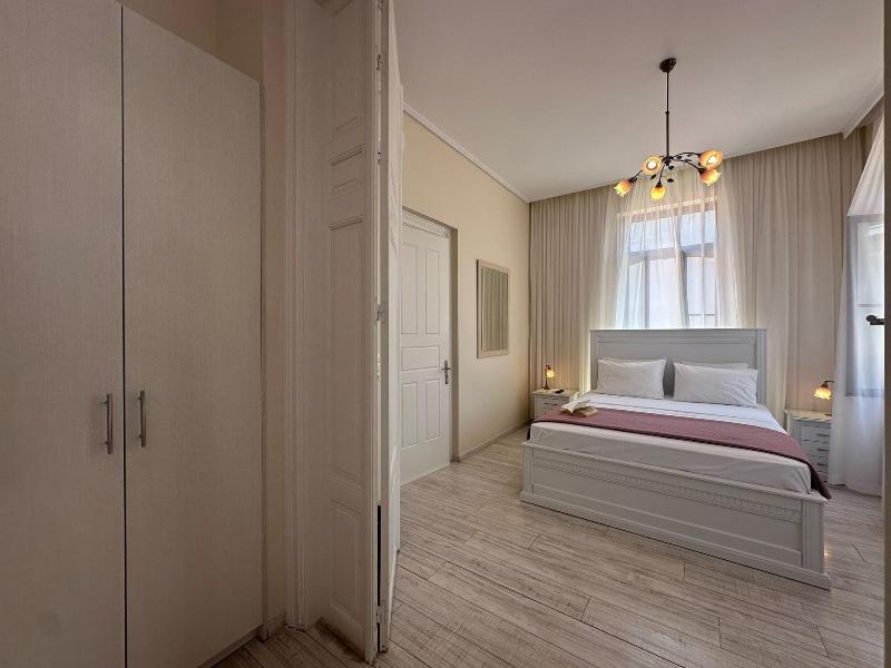Theasis Athens image