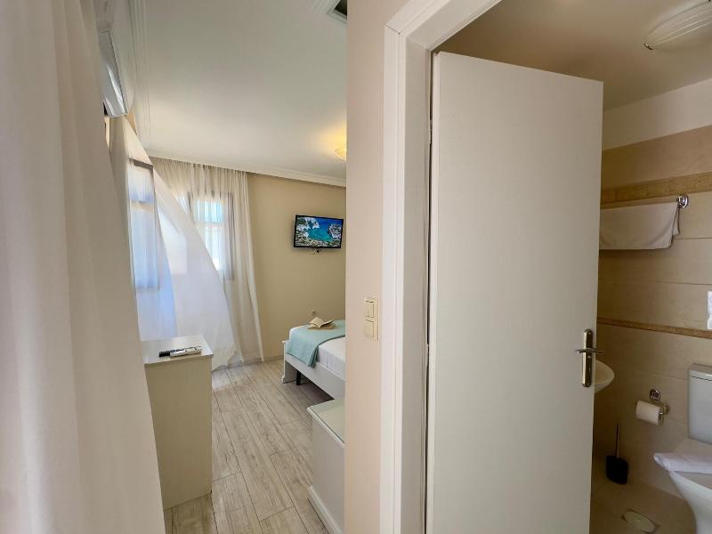 Theasis Athens image