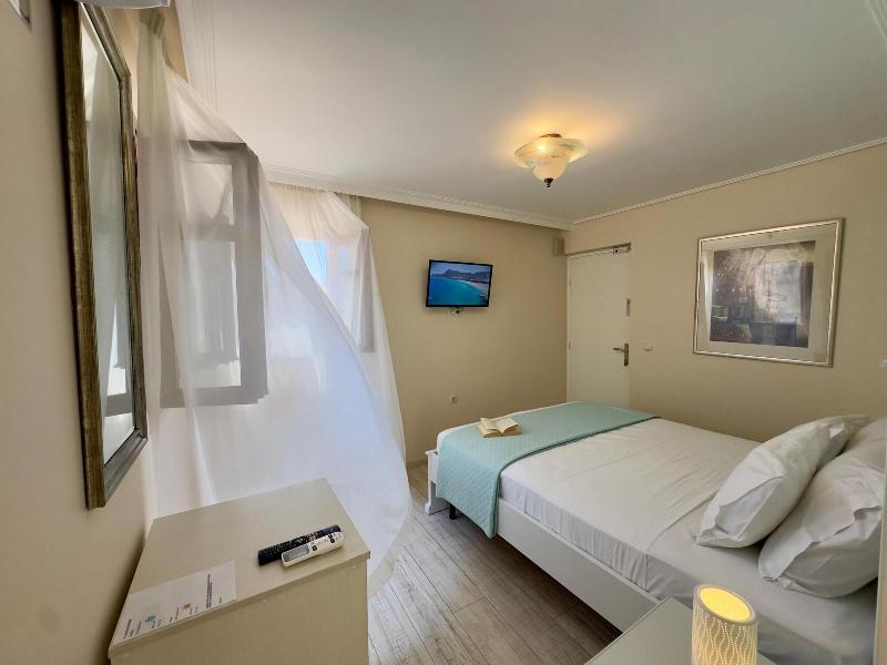 Theasis Athens image