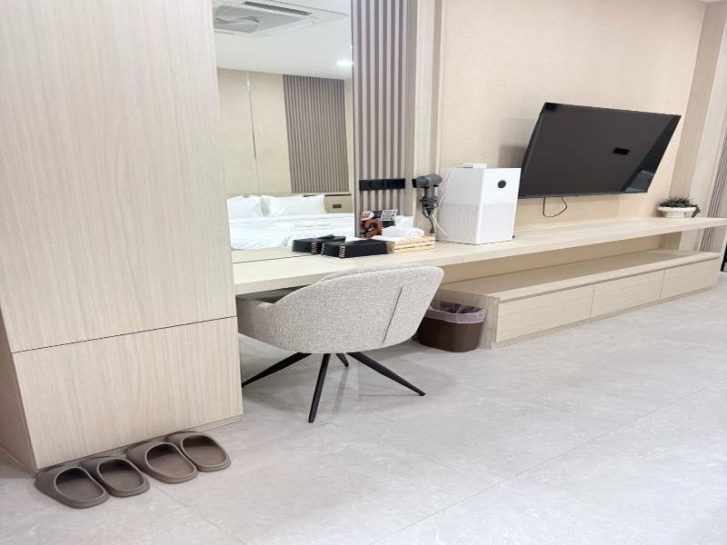 Bb House & Resort By Zuzu image