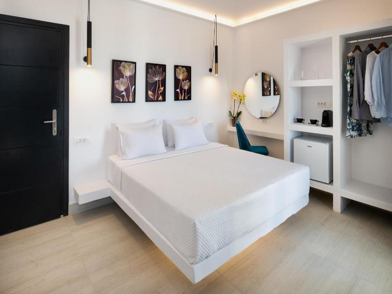 Palm Island Suites image