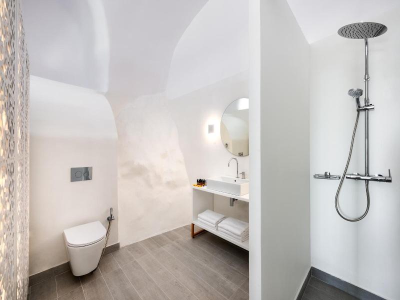 Palm Island Suites image