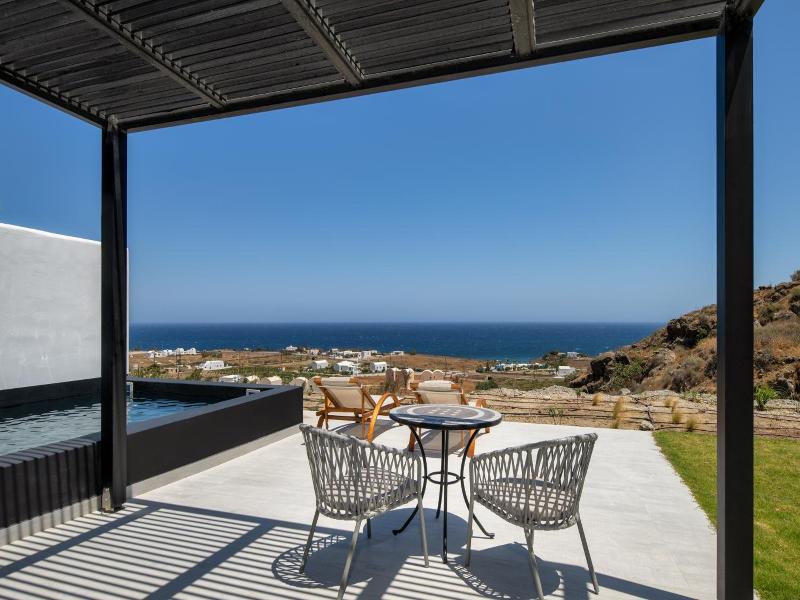 Palm Island Suites image