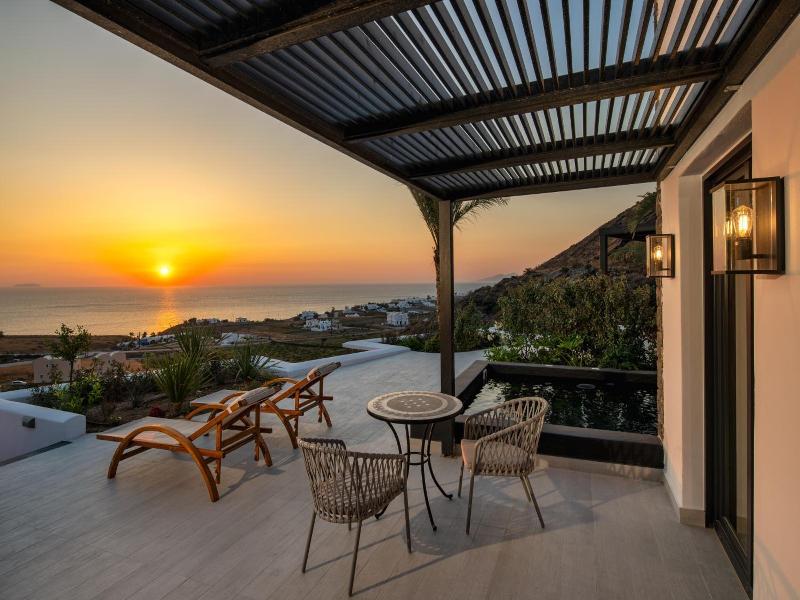 Palm Island Suites image