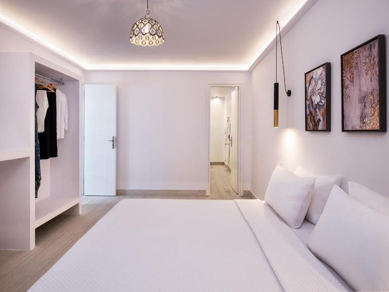 Palm Island Suites image