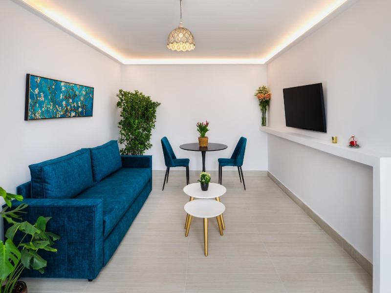 Palm Island Suites image
