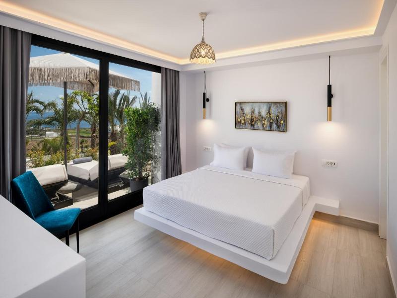 Palm Island Suites image