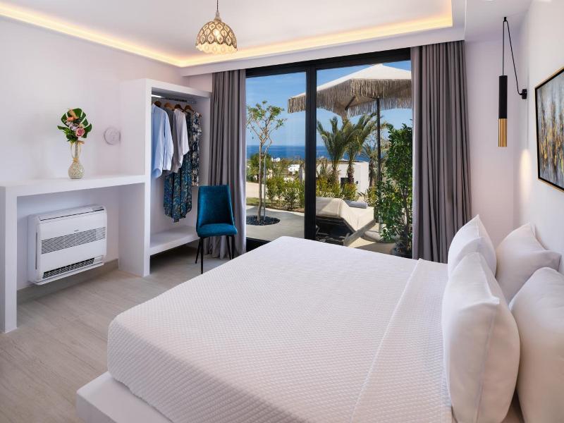 Palm Island Suites image