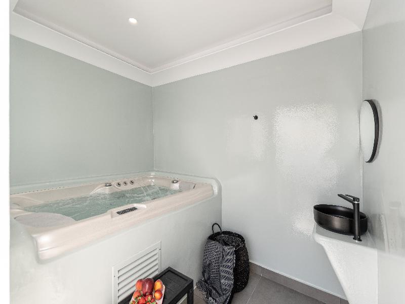 Argo Boutique Hotel image