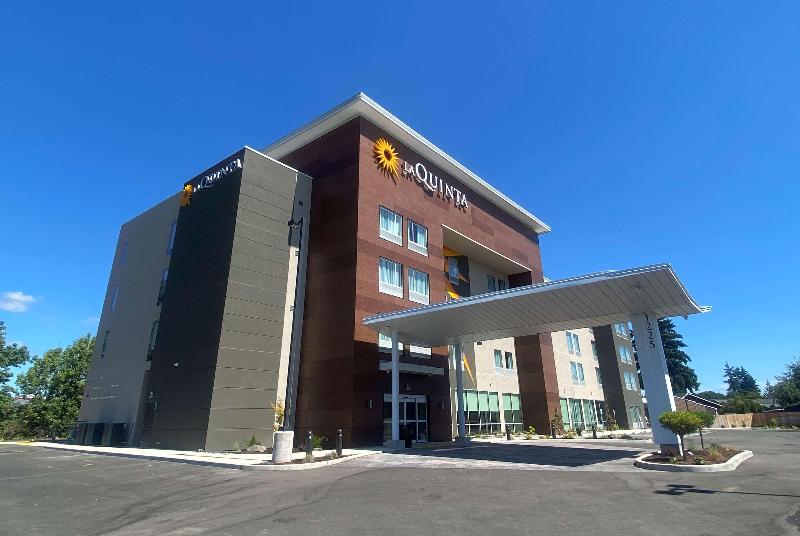 La Quinta Inn & Suites By Wyndham Centralia image