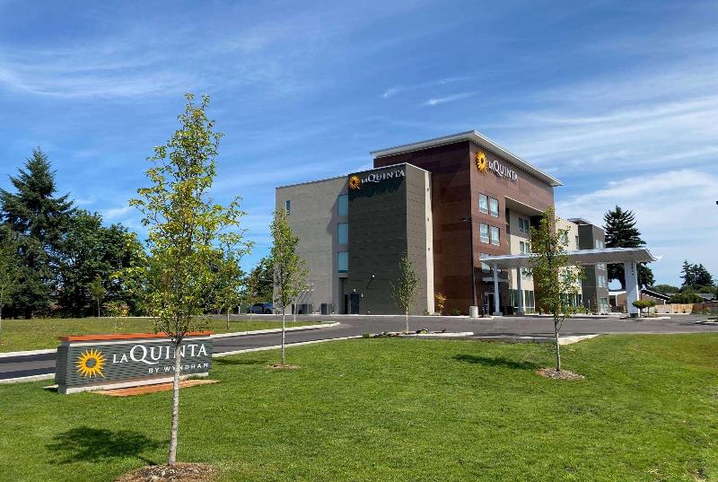 La Quinta Inn & Suites By Wyndham Centralia image