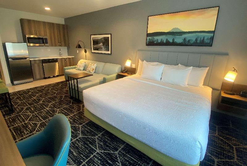 La Quinta Inn & Suites By Wyndham Centralia image