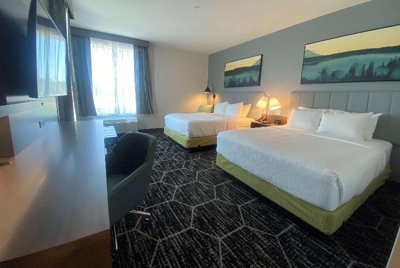 La Quinta Inn & Suites By Wyndham Centralia image