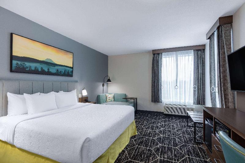 La Quinta Inn & Suites By Wyndham Centralia image