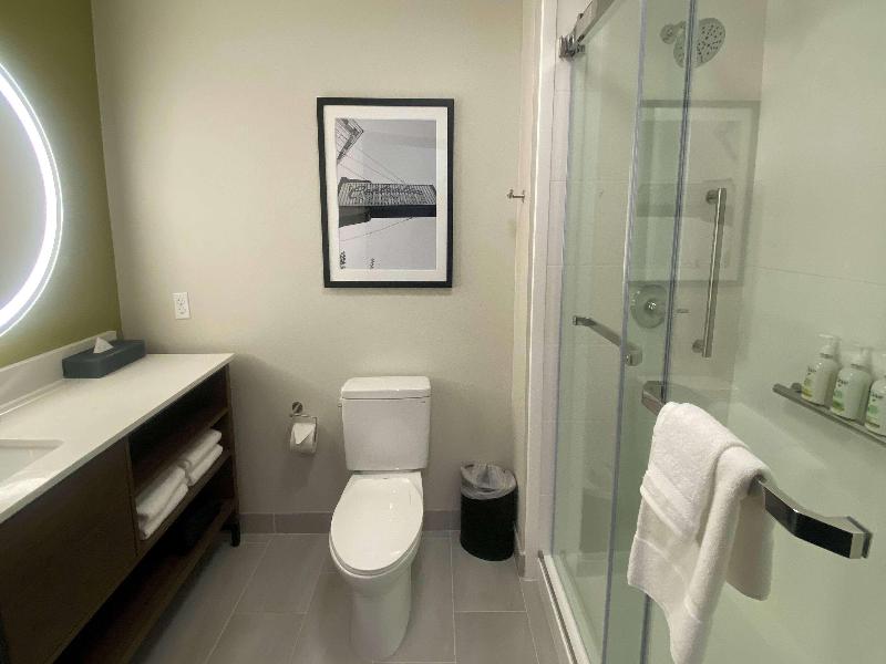 La Quinta Inn & Suites By Wyndham Centralia image