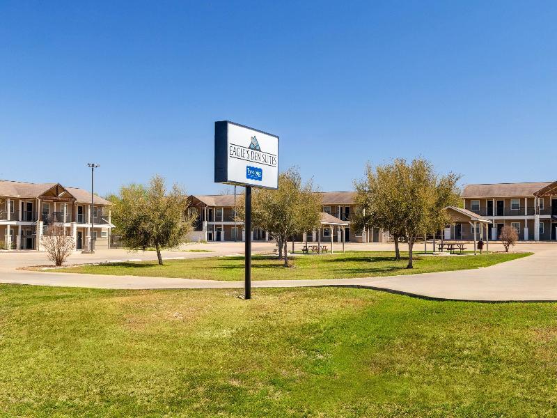 Eagles Den Three Rivers Texas A Travelodge image
