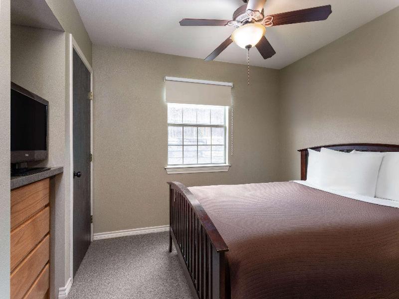 Eagles Den Three Rivers Texas A Travelodge image