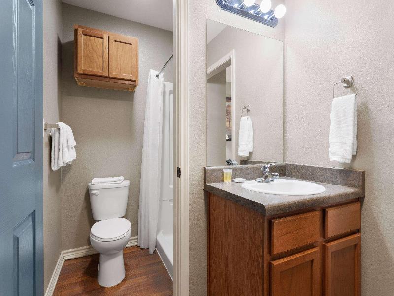 Eagles Den Three Rivers Texas A Travelodge image