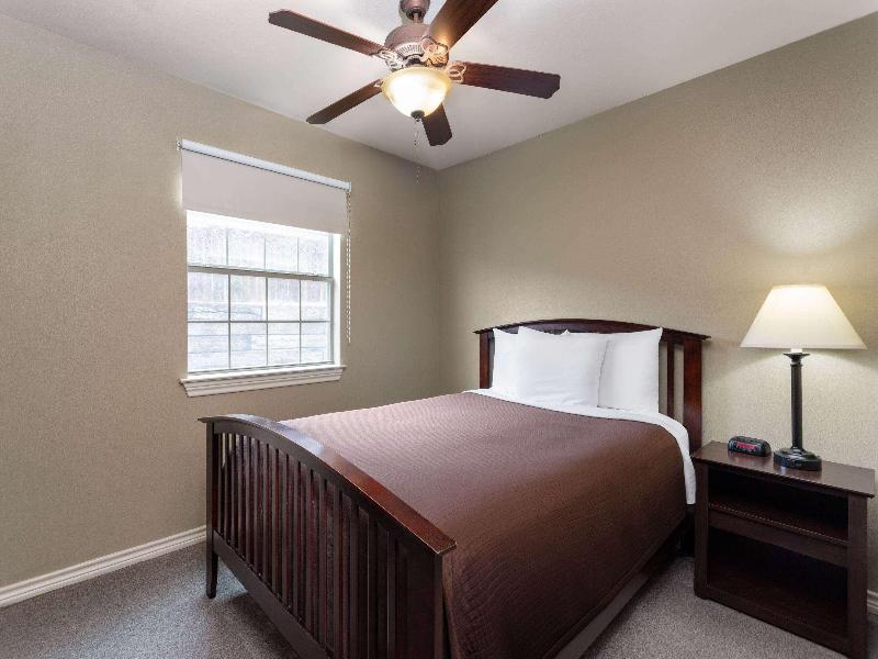Eagles Den Three Rivers Texas A Travelodge image