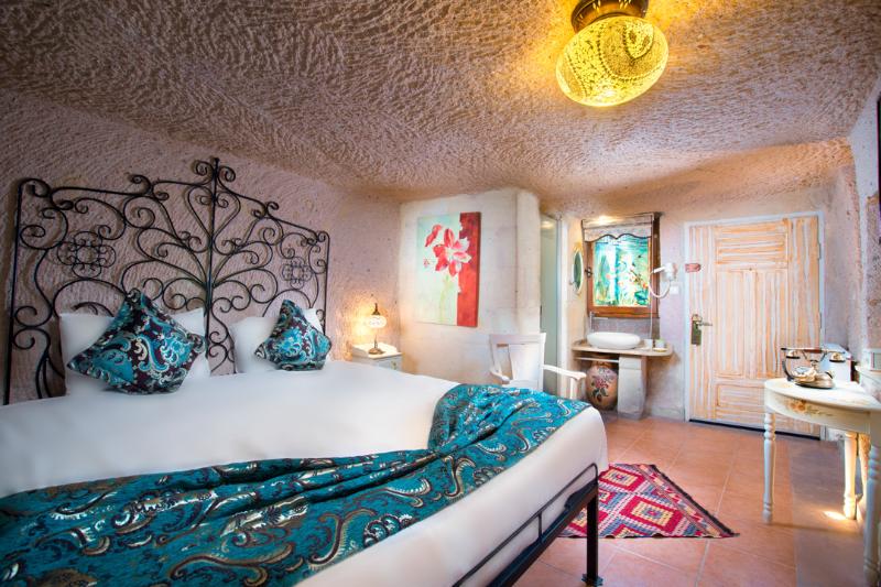 Cappadocia Fairy Chimneys Selfie Cave Hotel