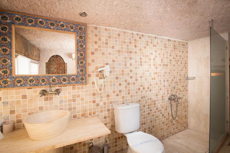 Cappadocia Fairy Chimneys Selfie Cave Hotel