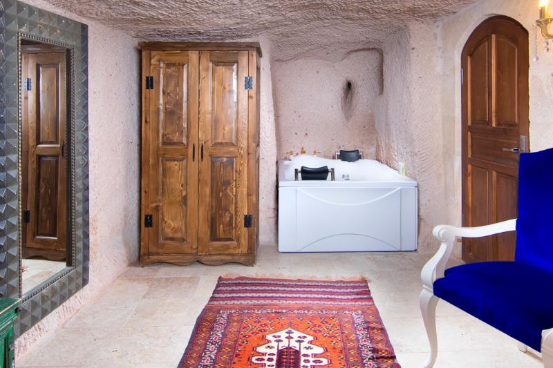 Cappadocia Fairy Chimneys Selfie Cave Hotel