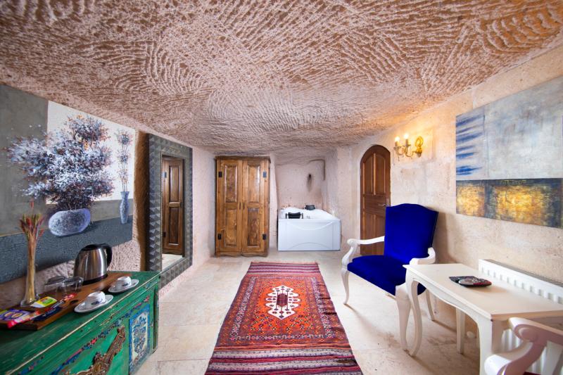 Cappadocia Fairy Chimneys Selfie Cave Hotel