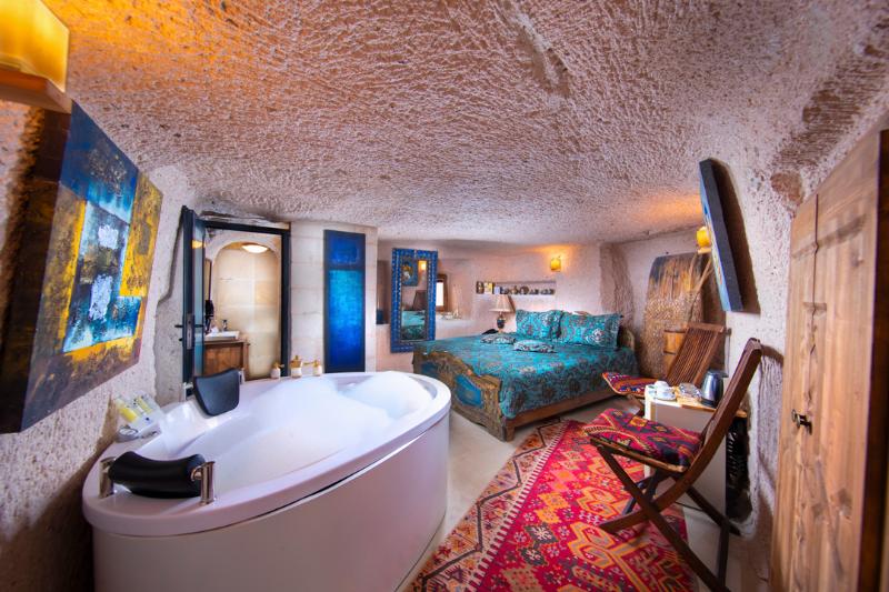 Cappadocia Fairy Chimneys Selfie Cave Hotel