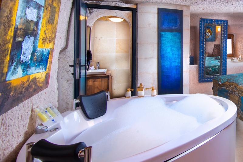 Cappadocia Fairy Chimneys Selfie Cave Hotel