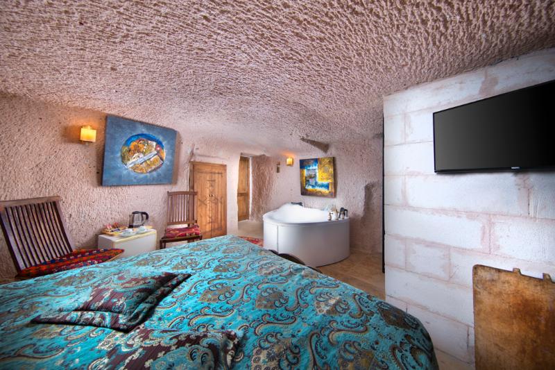 Cappadocia Fairy Chimneys Selfie Cave Hotel