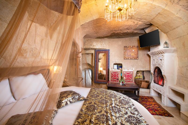 Cappadocia Fairy Chimneys Selfie Cave Hotel